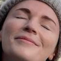 Aisling Bea Çıplak