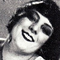 Alice Prin Çıplak