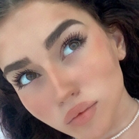 Alicetheroonie Çıplak