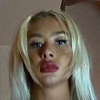 Alix Small Çıplak