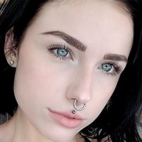 Alora Li Çıplak
