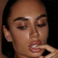 ALYONA Chernovol Çıplak