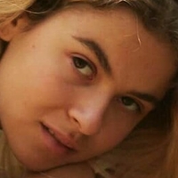 Anya Nigriv Çıplak