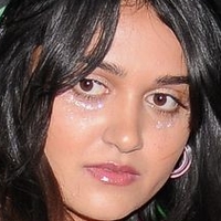 Ariela Barer Çıplak