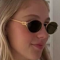 Aurelia Nobels Çıplak