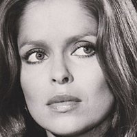 Barbara Bach Çıplak