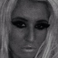 Becky Constantinou Çıplak