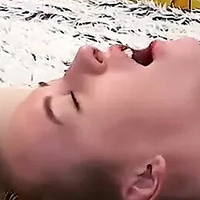 Bogi Tothova Çıplak