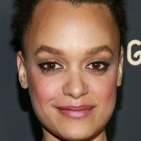 Britne Oldford Çıplak
