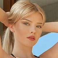Celine Melina Çıplak