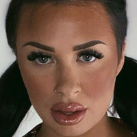 Courtney Luck Çıplak