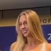 Dakota Ditcheva Çıplak