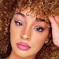 Dana Curly Çıplak