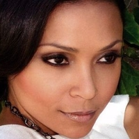 Danielle Nicolet Çıplak