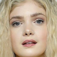 Elena Kampouris Çıplak