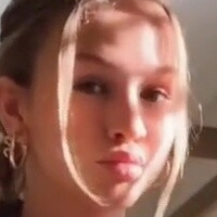 Ella Horan Çıplak