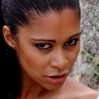 Emanuelle Diniz Çıplak