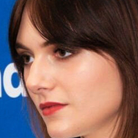 Emilia Jones Çıplak