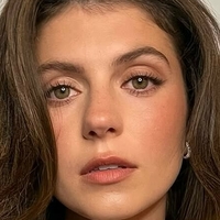 Emily Bader Çıplak