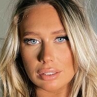 Evie Gibbons Çıplak