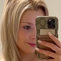 Feliz Nicole Çıplak