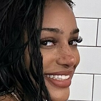 Freckles Çıplak