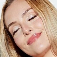 Grace Kinstler Çıplak