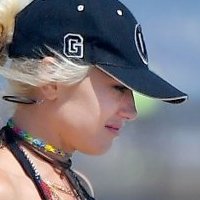 Gwen Stefani Çıplak