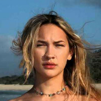 Halia Beamer Çıplak