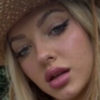 Hannah Hughes Çıplak