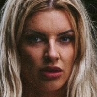 Holly J Genevieve Çıplak