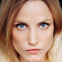 Isabel Thierauch Çıplak