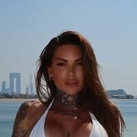 Jenni Sintjakov Çıplak