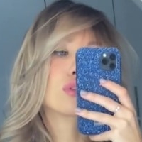 Juli Sergeevna Çıplak