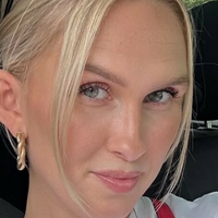 Julia Dröge Çıplak