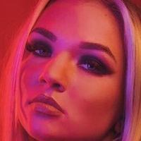 Julia Hart Çıplak