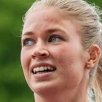 Julia Henriksson Çıplak