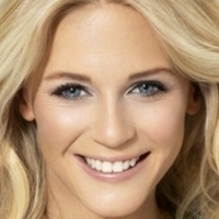 Julia Lindholm Çıplak