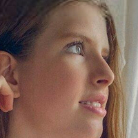 Julinha Modelo Çıplak