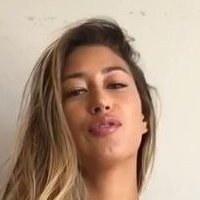 Karina Elle Çıplak