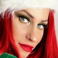 Laura Amuyus Çıplak