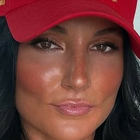 Leah Adzija Çıplak