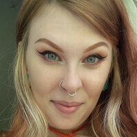 Leslie Lux Çıplak