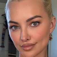 Lindsay Pelas Çıplak