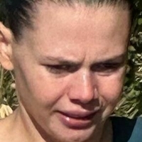 Lucia Hawley Çıplak