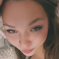 Lucy Lacht Çıplak
