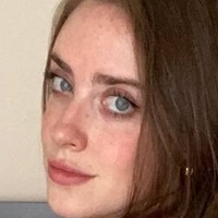 Magui Ansuz Çıplak