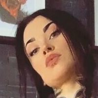 Miss.Fiction Çıplak