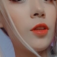 Momo Kim Lee Çıplak