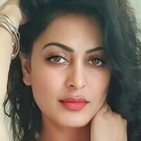 Nalinee Singh Çıplak